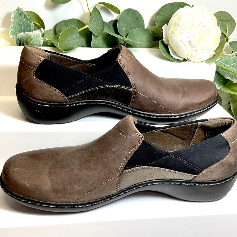 Clarks Women's 7.5 N Cora Lilac Brown Loafer Dark Taupe